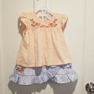 Girls matching outfit.